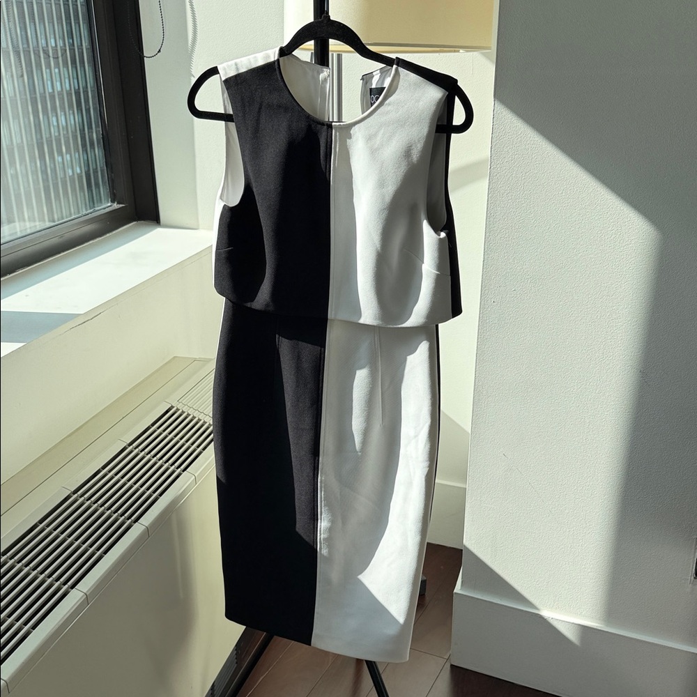 Toccin Elegant Black and White Sleeveless Dress